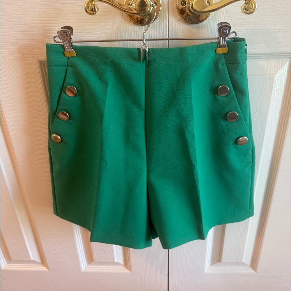 ZARA GOLD BUTTONED HIGH WAISTED GREEN SHORTS - MEDIUM